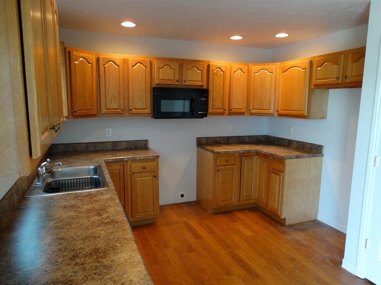 302 Wabash Cir, Chandler, IN 47610 photo 9