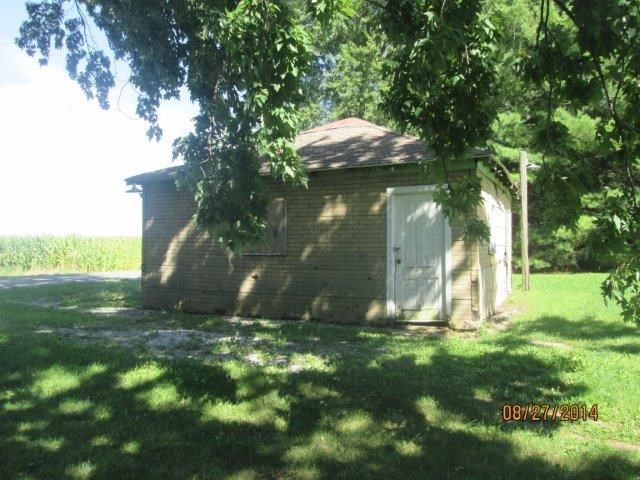 3925 W 1400 N, Nappanee, IN 46550 photo 4