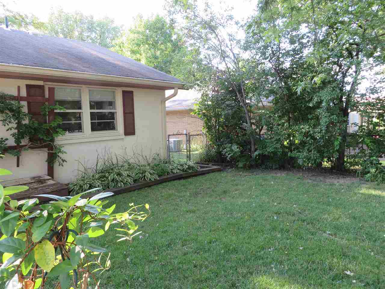 1216 N Wildwood Ln, Muncie, IN 47304 photo 27