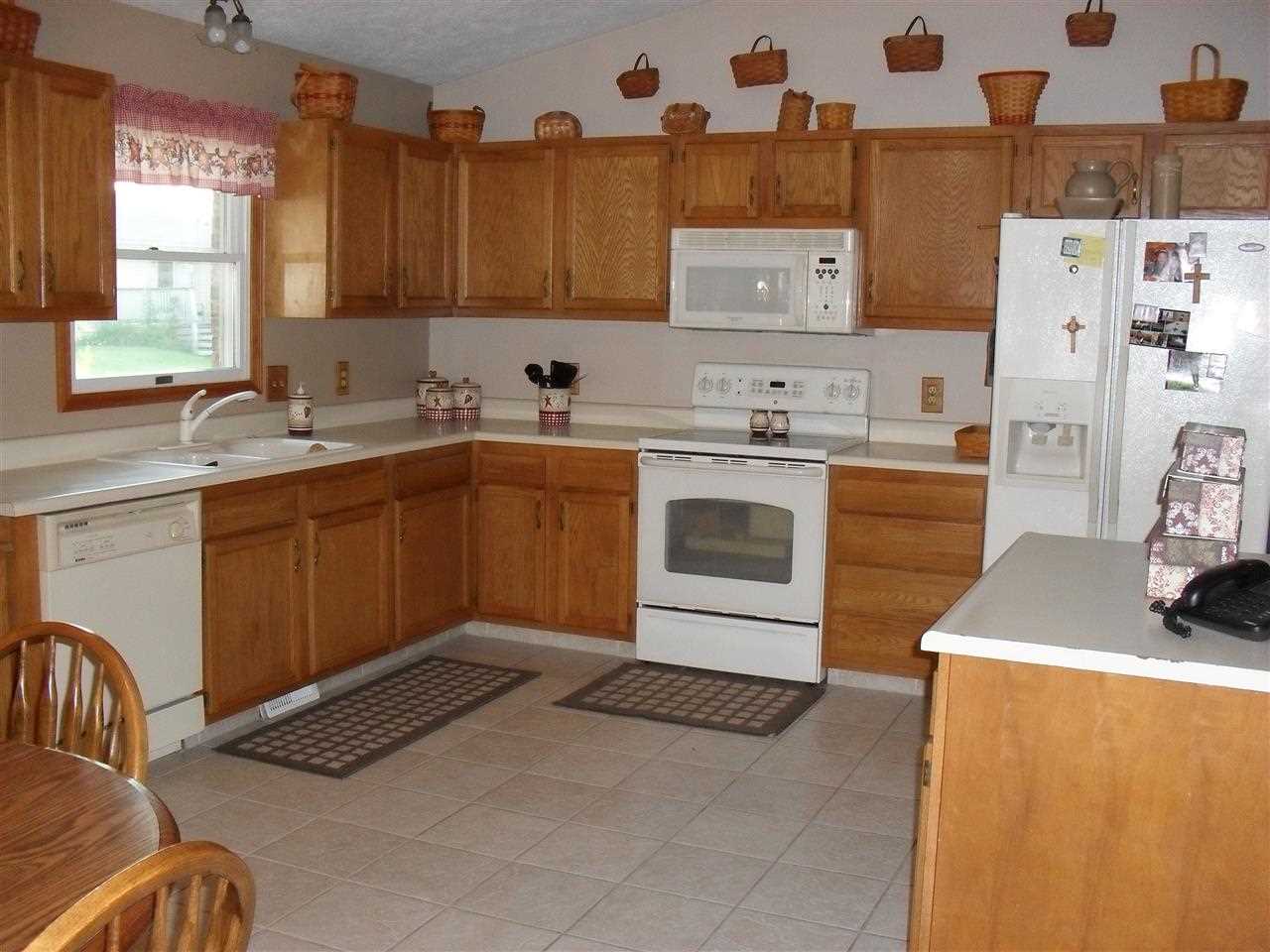 719 W Lakeview Dr, Burlington, IN 46915 photo 4