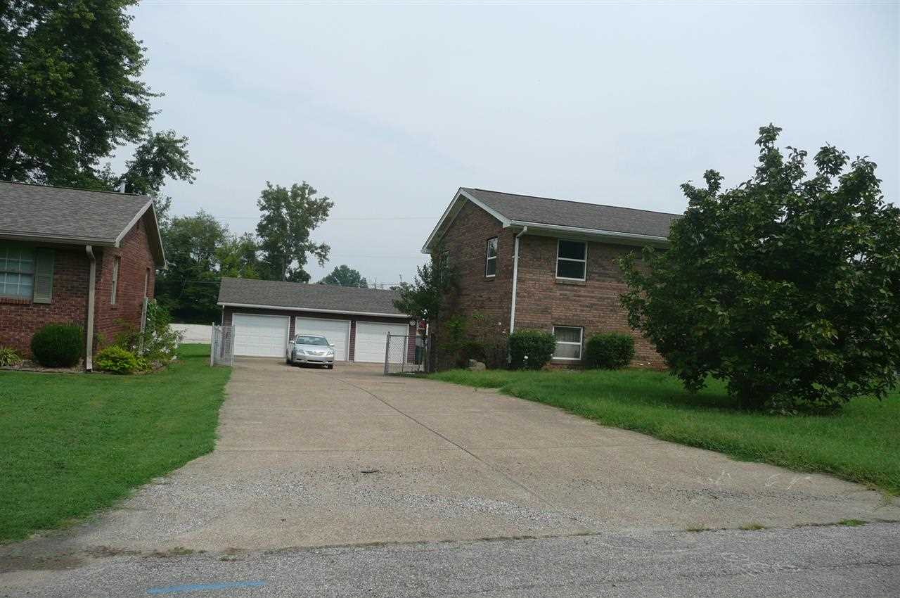 1002 Nicholas Dr, Boonville, IN 47601 photo 3