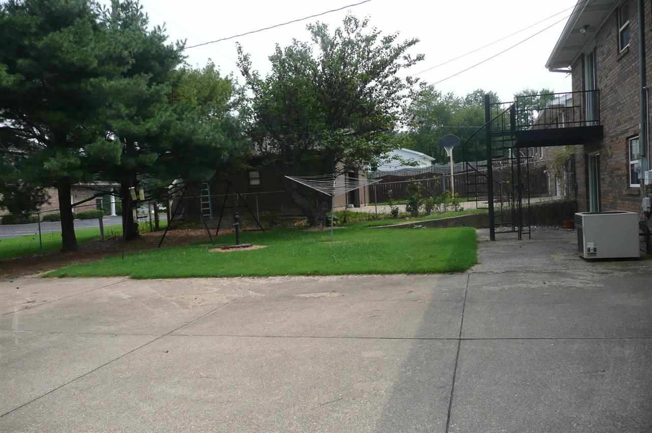 1002 Nicholas Dr, Boonville, IN 47601 photo 4