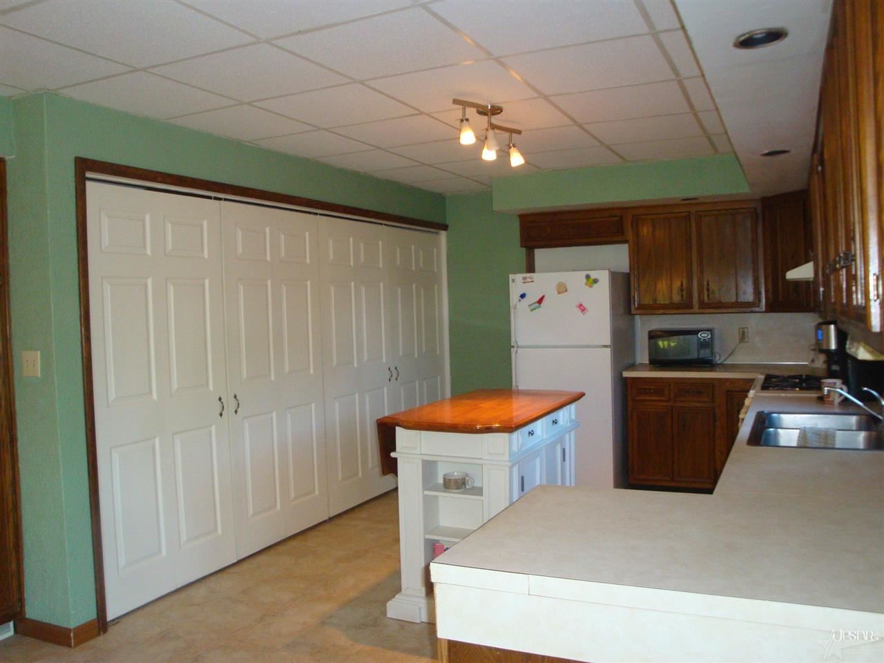 202 E Highland St, Albion, IN 46701 photo 10