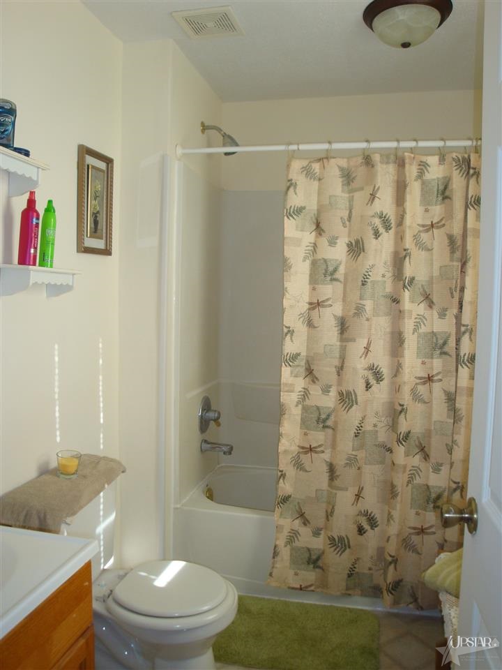 202 E Highland St, Albion, IN 46701 photo 15