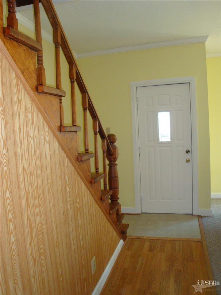 202 E Highland St, Albion, IN 46701 photo 4