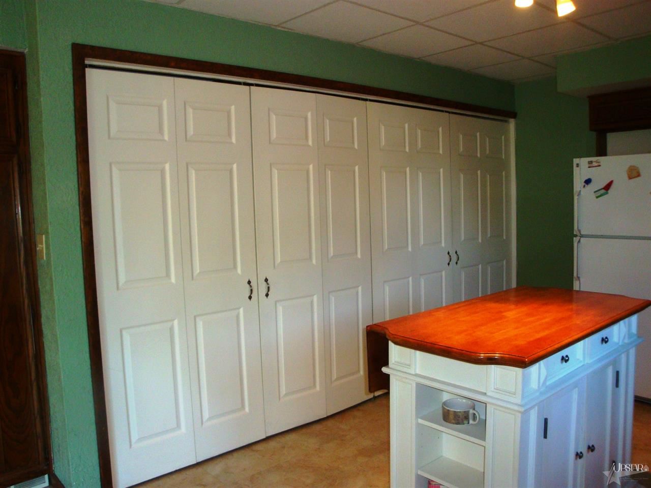 202 E Highland St, Albion, IN 46701 photo 9