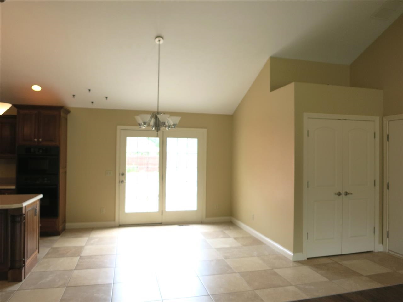 1512 Cheshire Bridge Rd, Evansville, IN 47710 photo 10