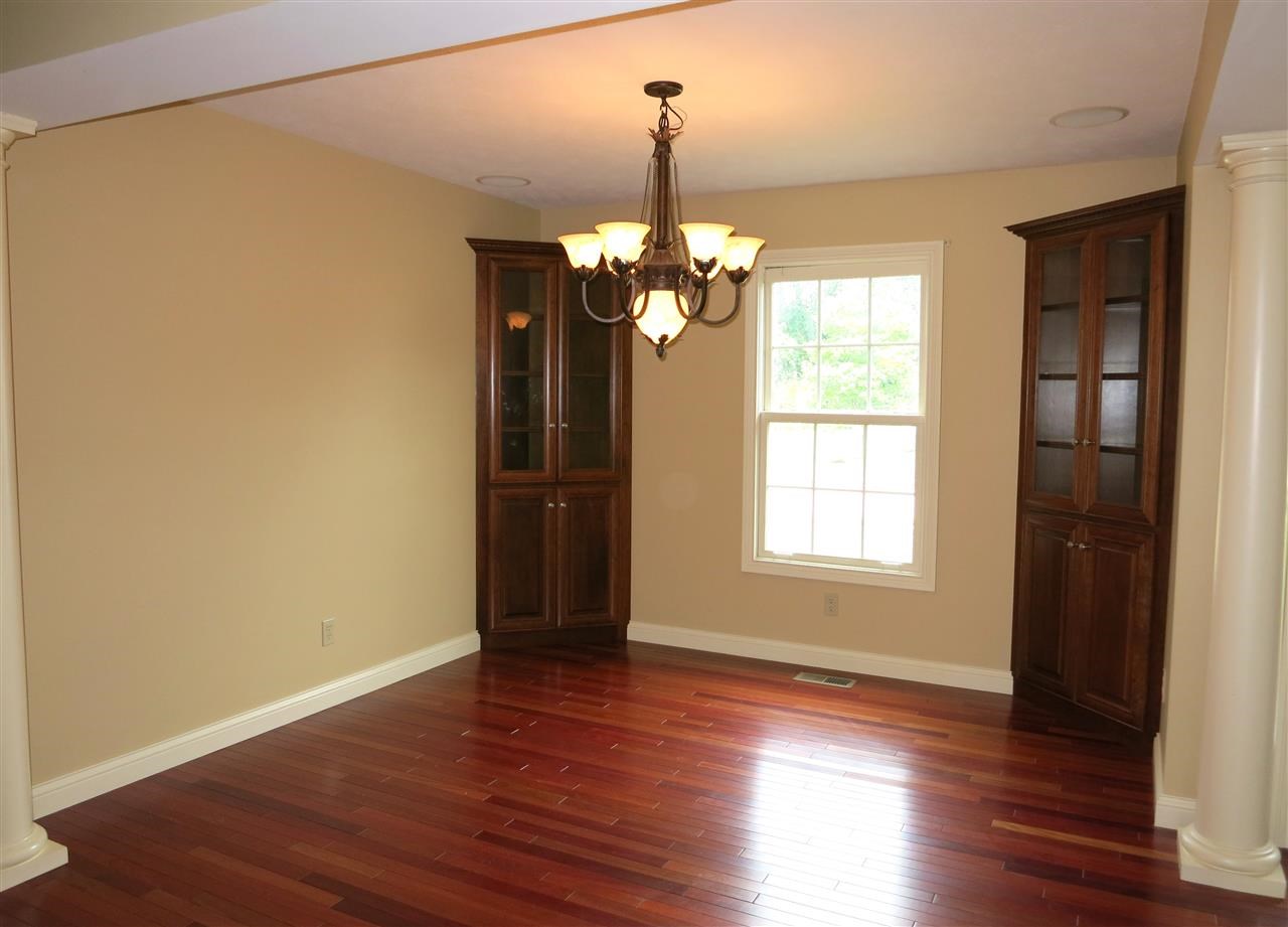 1512 Cheshire Bridge Rd, Evansville, IN 47710 photo 4