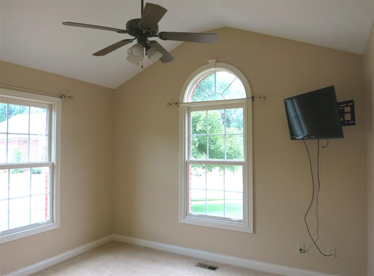 1512 Cheshire Bridge Rd, Evansville, IN 47710 photo 18