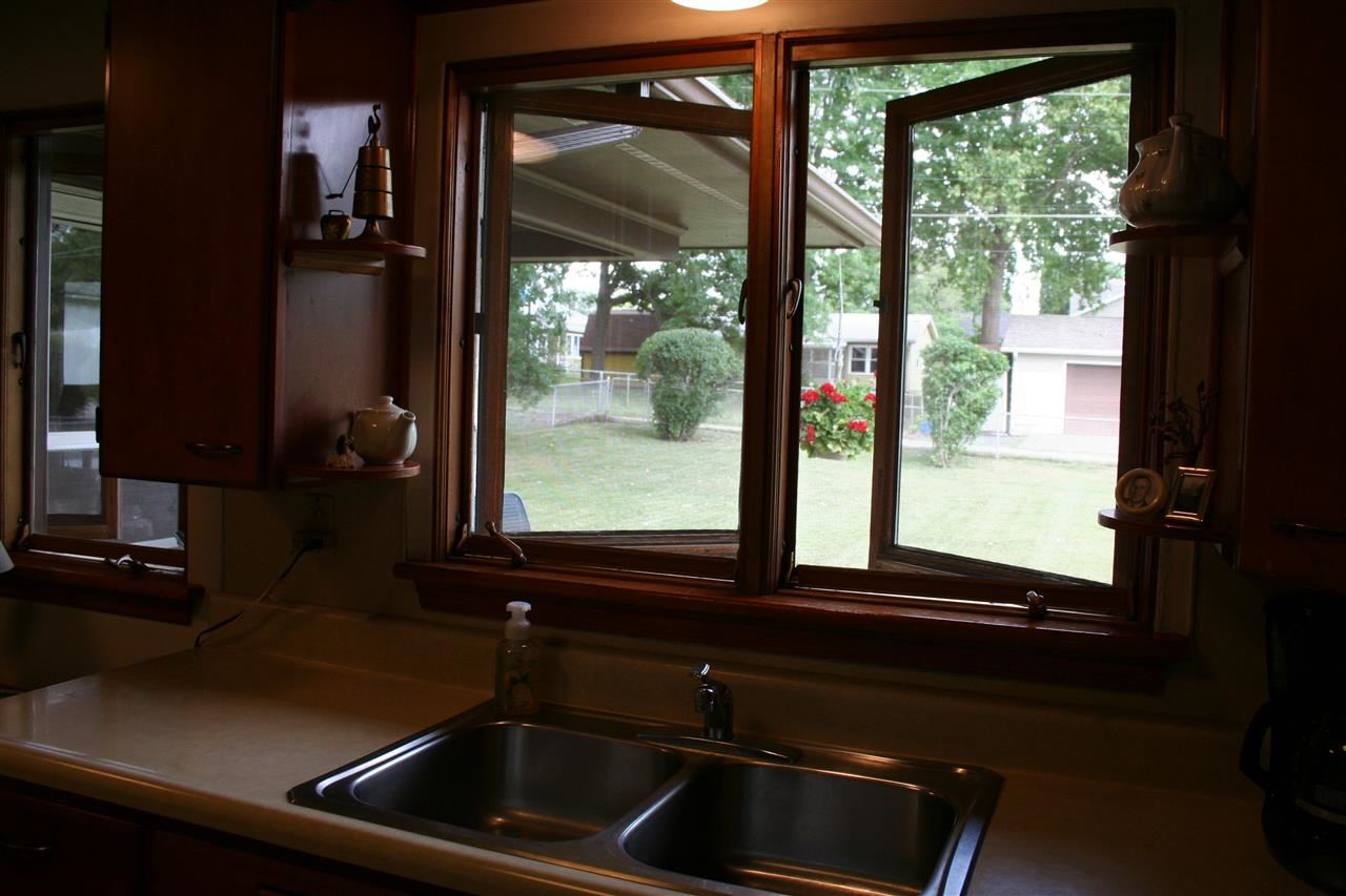 1025 Oak St, Huntington, IN 46750 photo 5