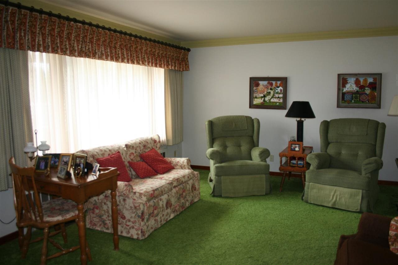 1025 Oak St, Huntington, IN 46750 photo 2