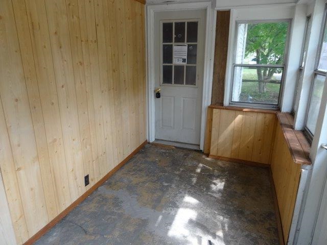 211 E Vine St, Kendallville, IN 46755 photo 4