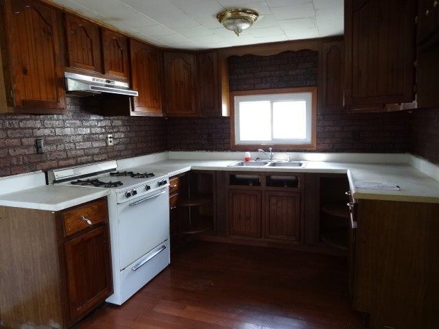 211 E Vine St, Kendallville, IN 46755 photo 11