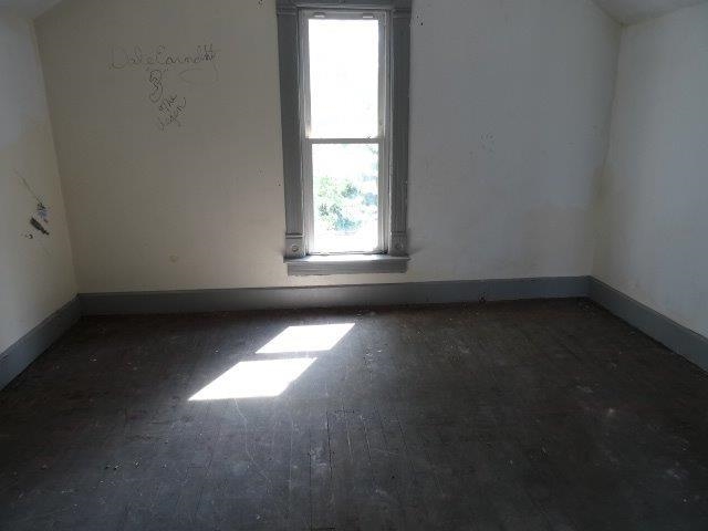211 E Vine St, Kendallville, IN 46755 photo 13