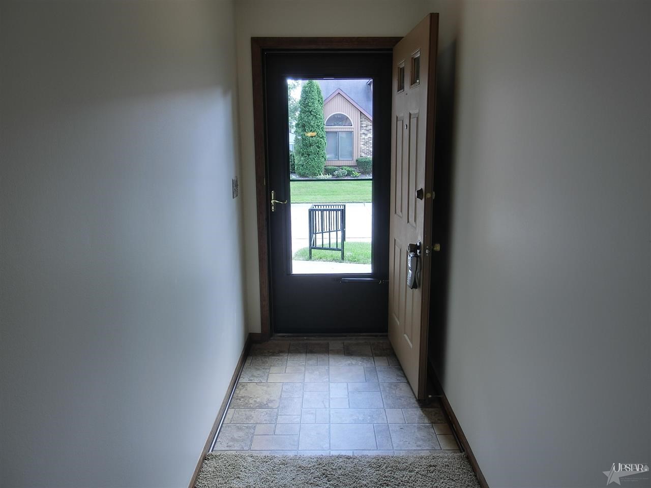 5115 Woodmark Ct, Fort Wayne, IN 46815 photo 2