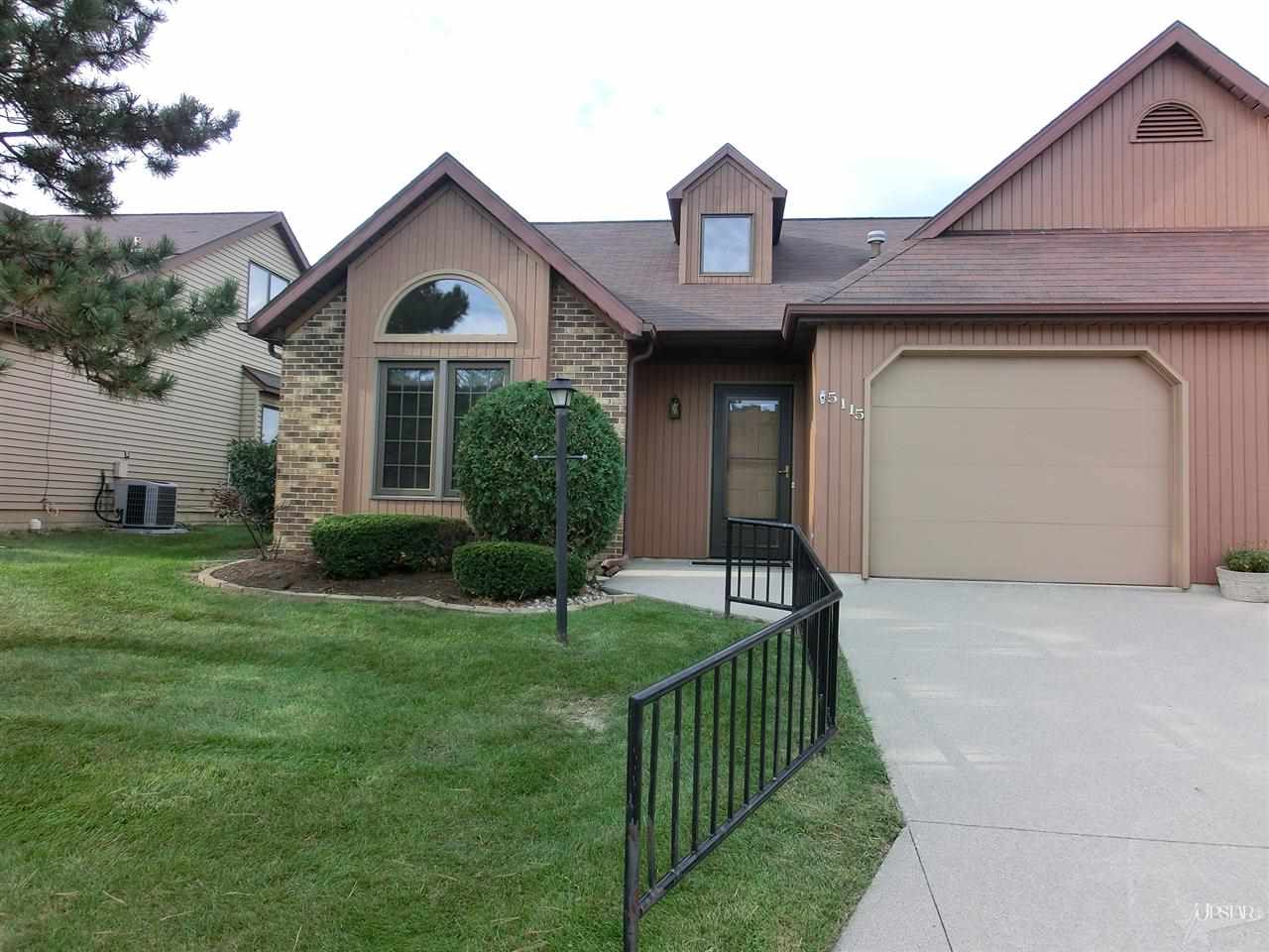 5115 Woodmark Ct, Fort Wayne, IN 46815 photo 1