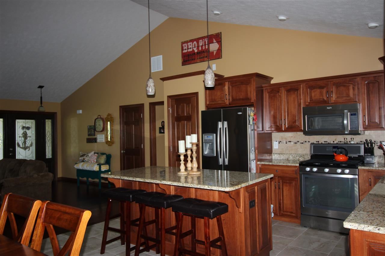 10410 Wolfinger Rd, Mount Vernon, IN 47620 photo 2