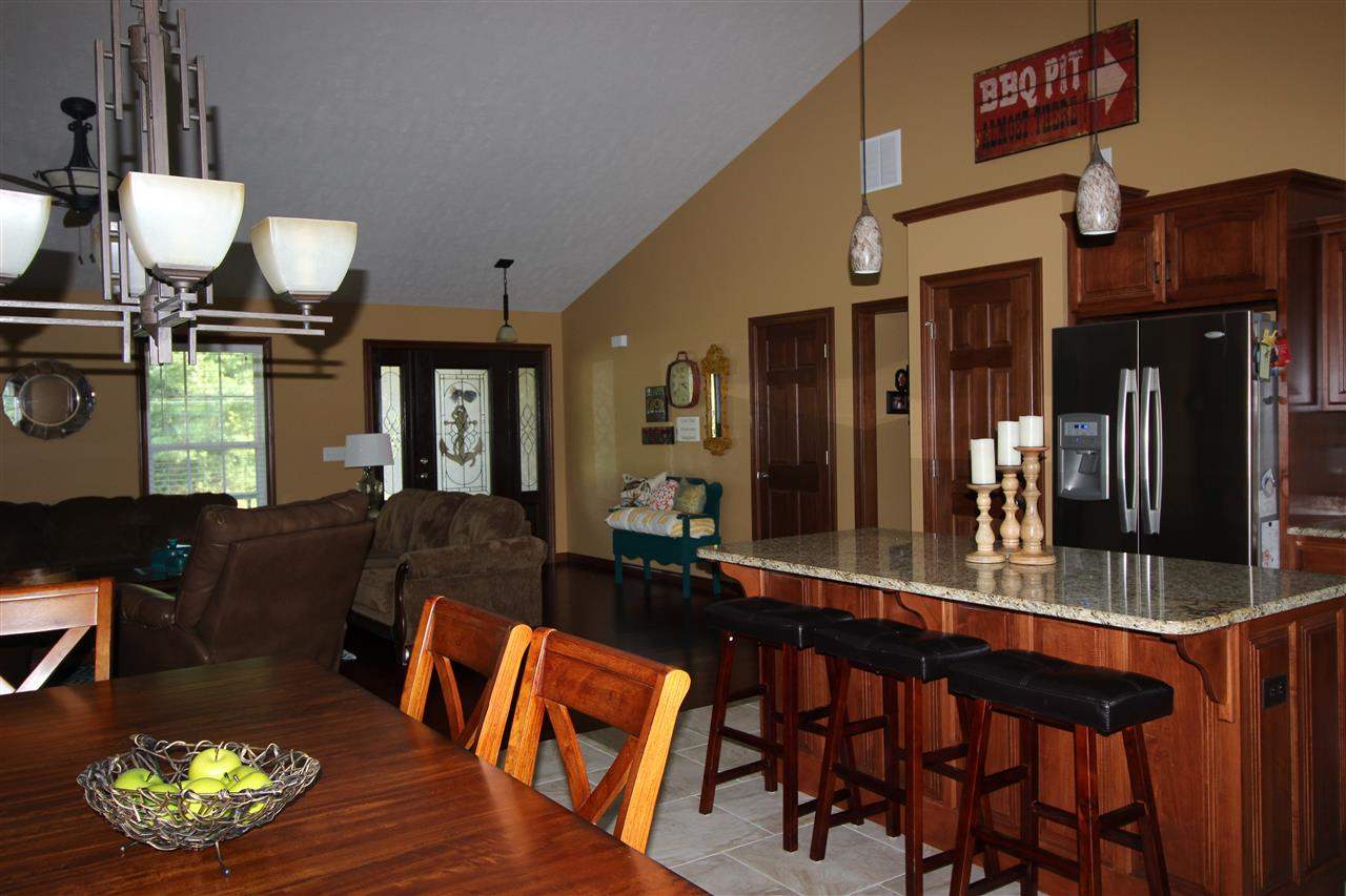 10410 Wolfinger Rd, Mount Vernon, IN 47620 photo 8