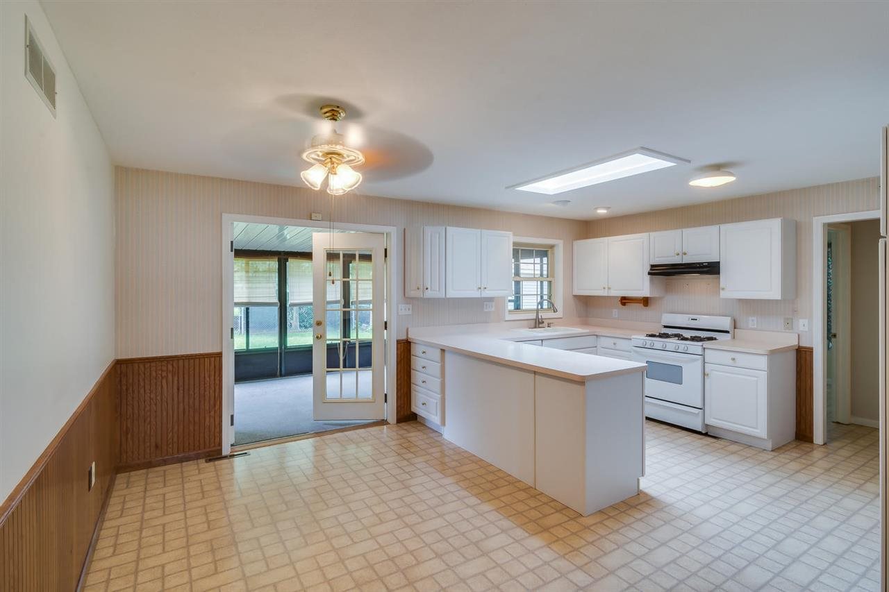 203 S Harris St, New Carlisle, IN 46552 photo 5