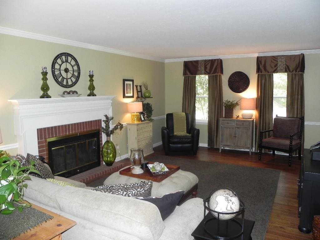 16832 Hampton Dr, Granger, IN 46530 photo 5