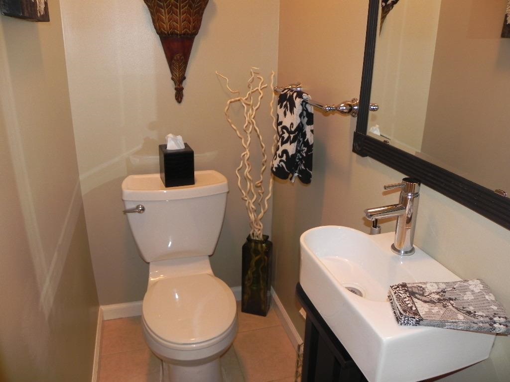 16832 Hampton Dr, Granger, IN 46530 photo 11