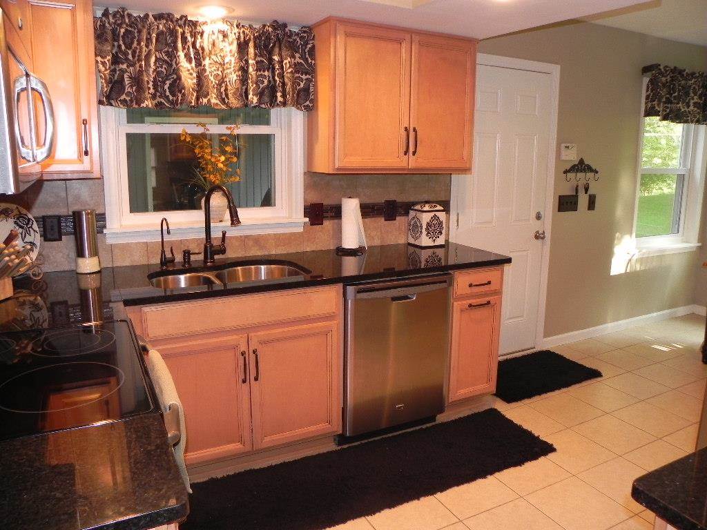 16832 Hampton Dr, Granger, IN 46530 photo 8