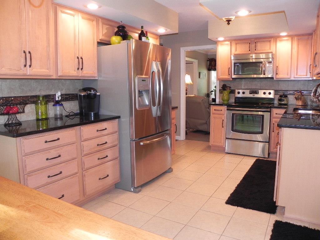 16832 Hampton Dr, Granger, IN 46530 photo 6