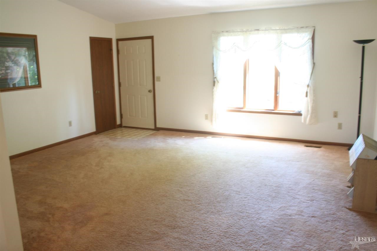 15935 Hand Rd, Huntertown, IN 46748 photo 11