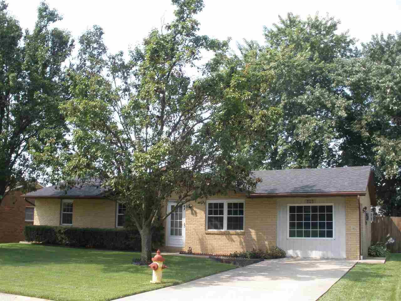 408 Sycamore Mnr, Jasper, IN 47546 photo 1