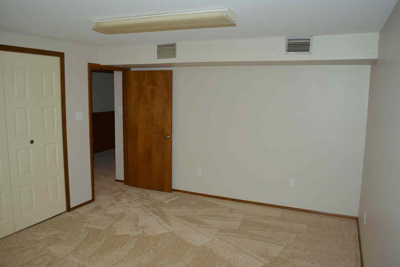 2916 S Scott Dr, Yorktown, IN 47396 photo 17