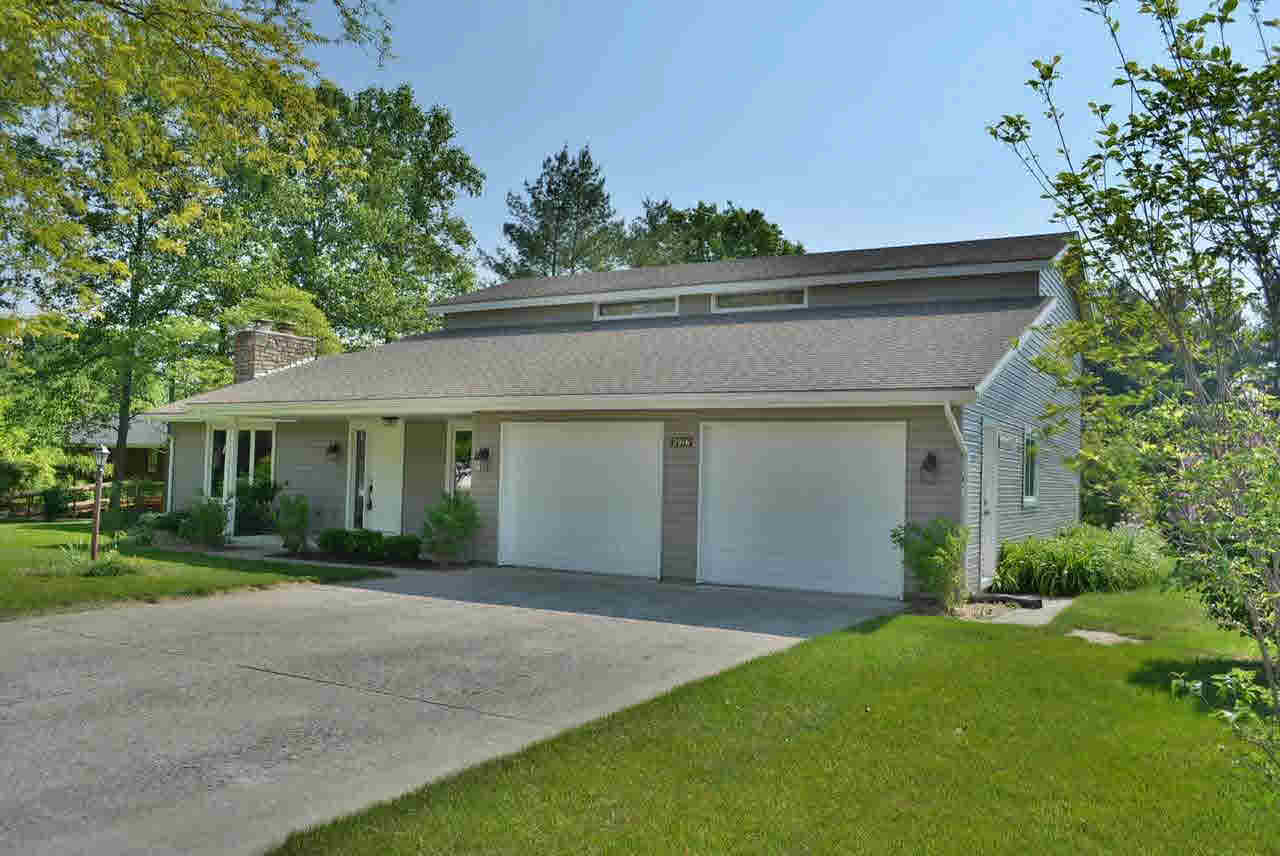 2916 S Scott Dr, Yorktown, IN 47396 photo 3