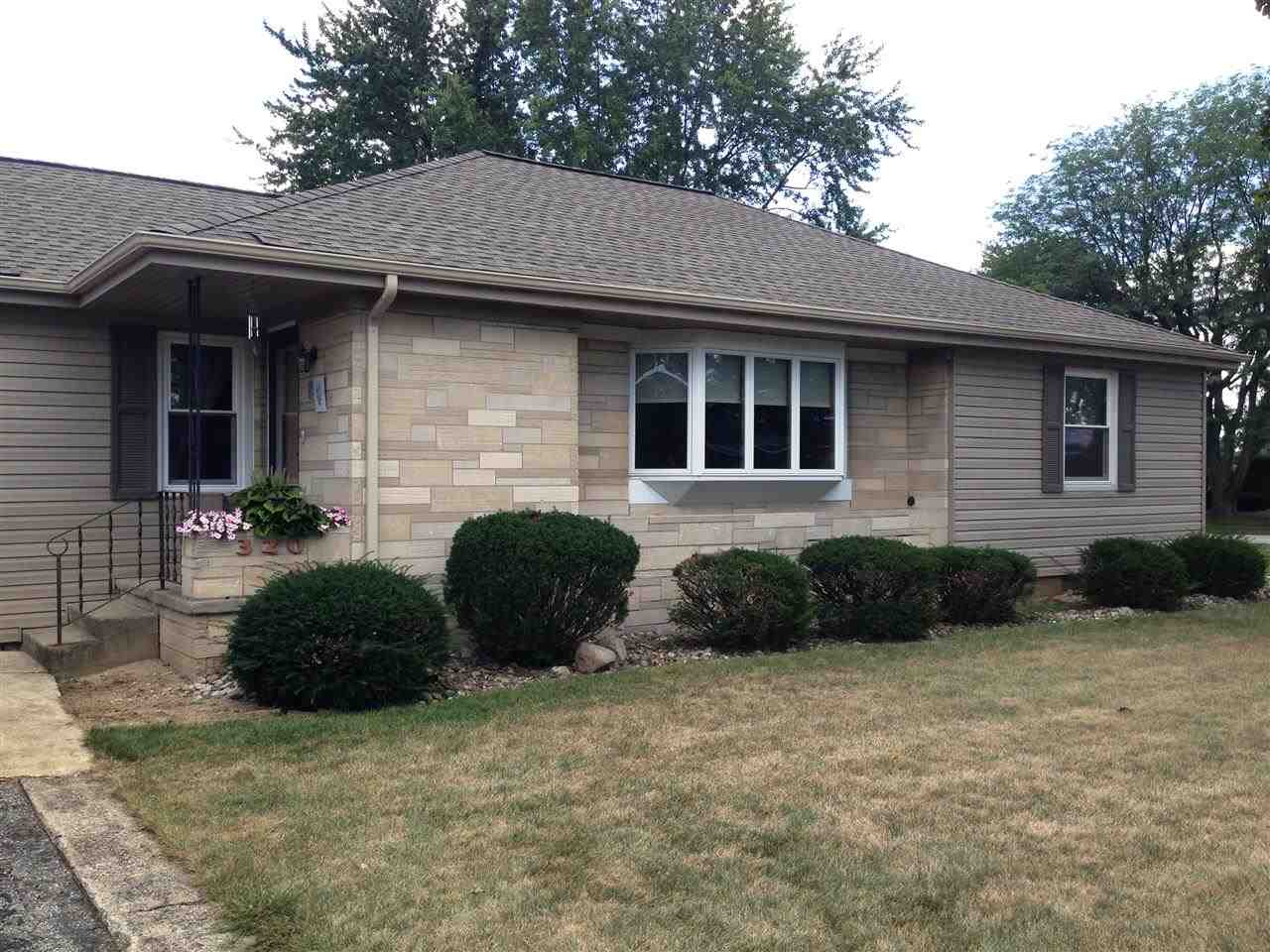 320 W Liberty St, Butler, IN 46721 photo 1