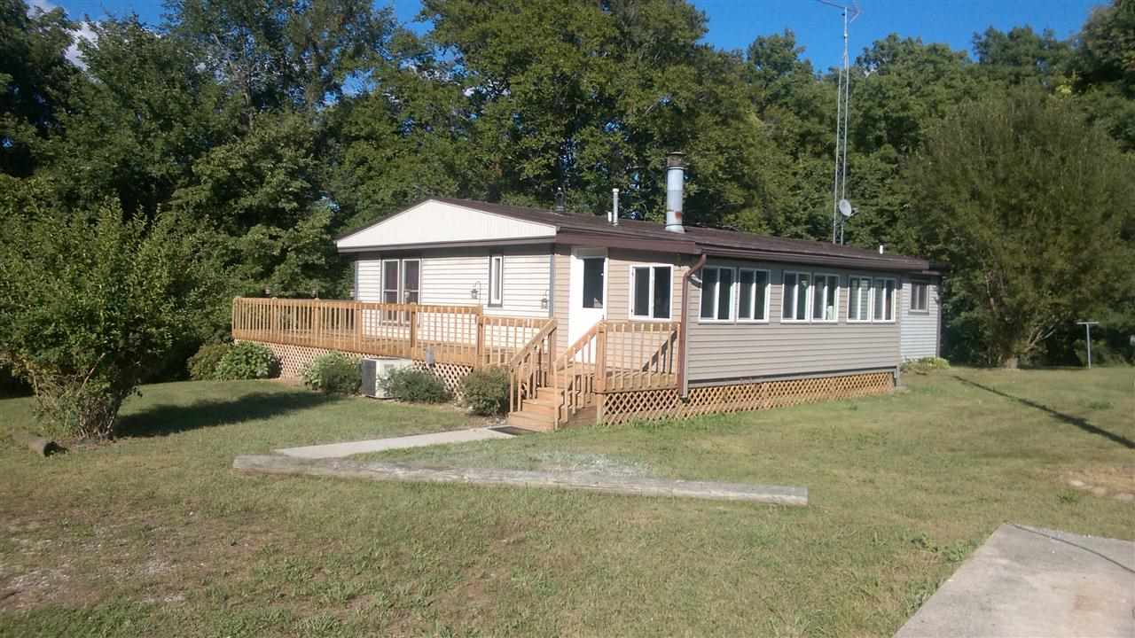 8650 E 560 S, Wolcottville, IN 46795 photo 2