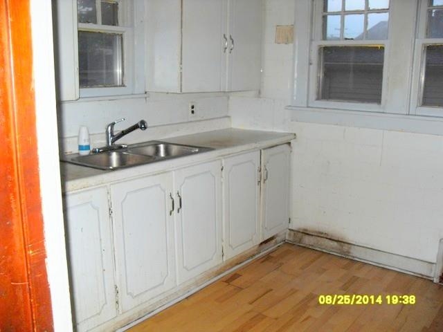 1019 E 4th St, Mishawaka, IN 46544 photo 4