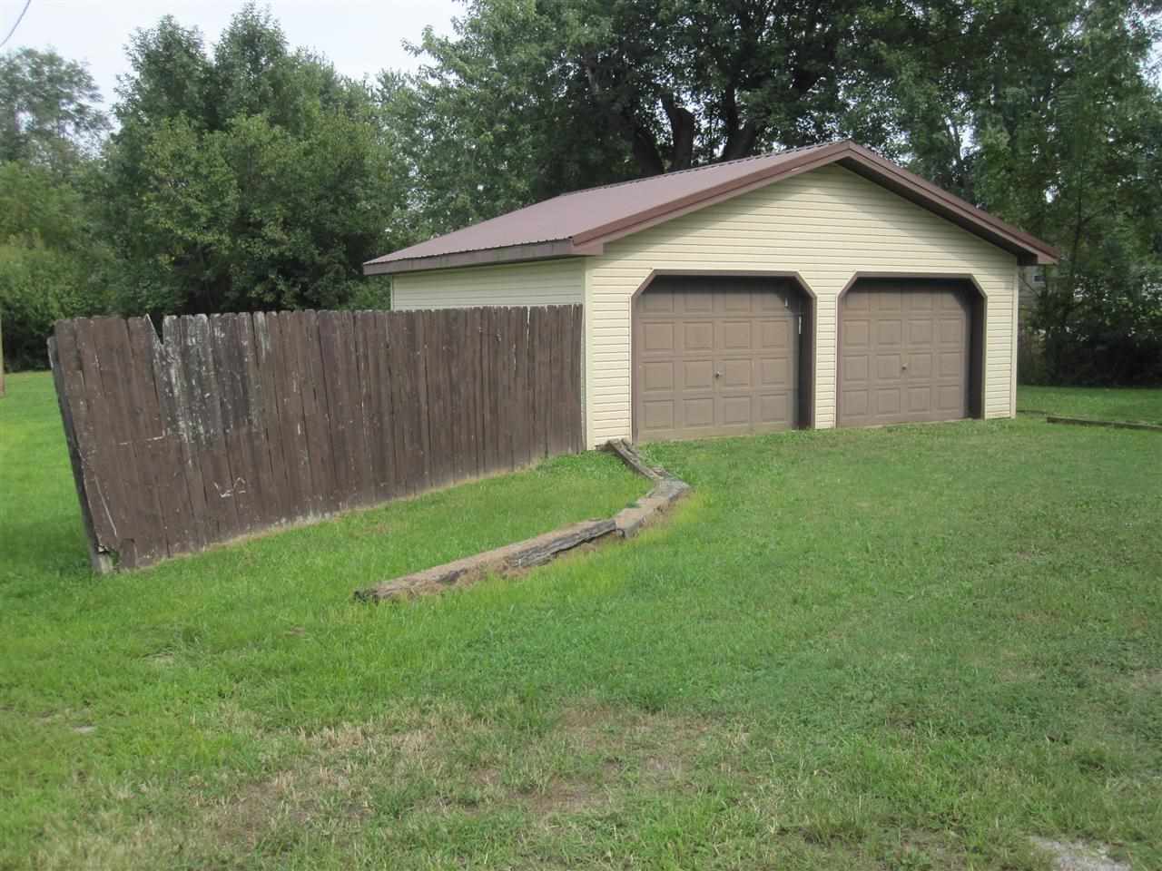 1698 S 1200 E, Oakland City, IN 47660 photo 2