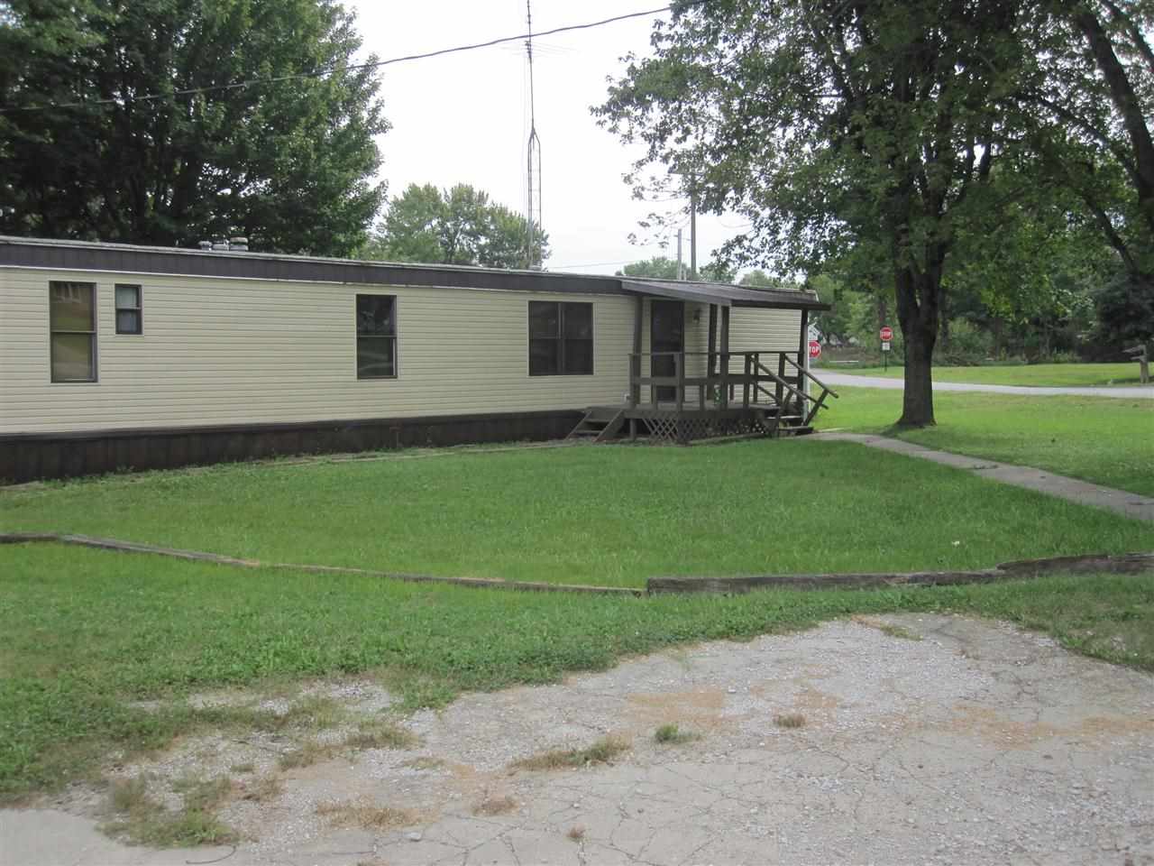 1698 S 1200 E, Oakland City, IN 47660 photo 3