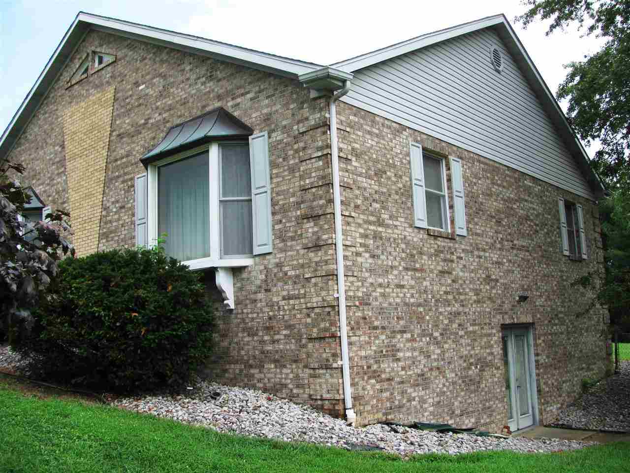 10525 Hickory Ln, Evansville, IN 47720 photo 11