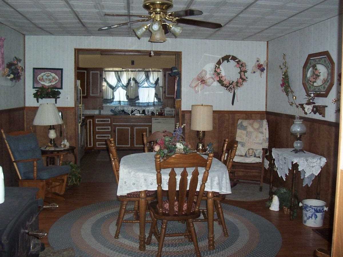 429 Walnut St, Monticello, IN 47960 photo 7