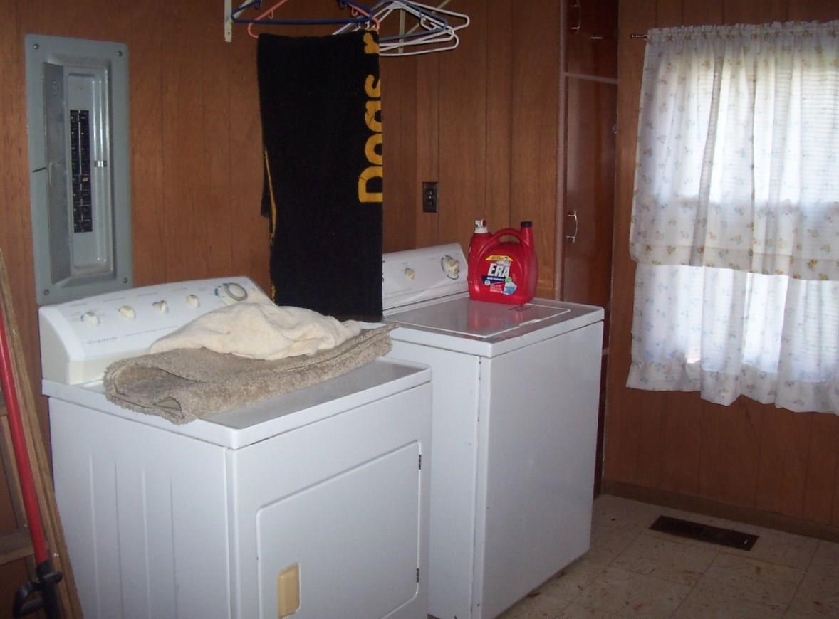 429 Walnut St, Monticello, IN 47960 photo 9
