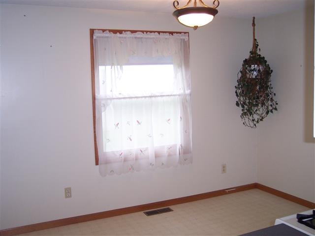 227 Eisenhower Pkwy, Warsaw, IN 46580 photo 9