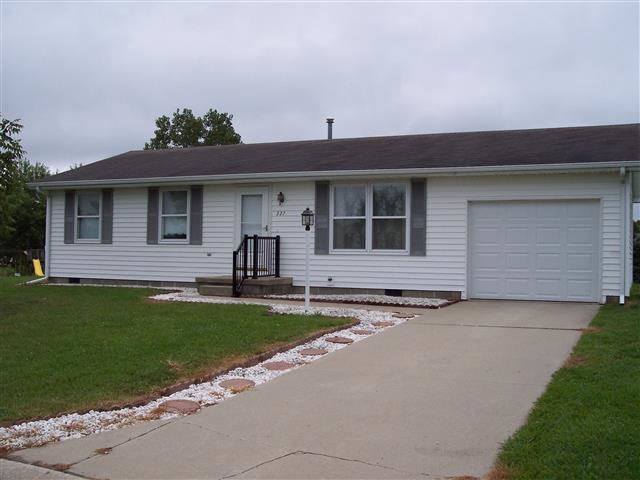 227 Eisenhower Pkwy, Warsaw, IN 46580 photo 1
