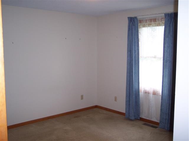 227 Eisenhower Pkwy, Warsaw, IN 46580 photo 11