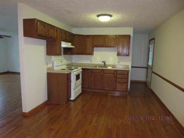 216 E Sycamore St, Dale, IN 47523 photo 3