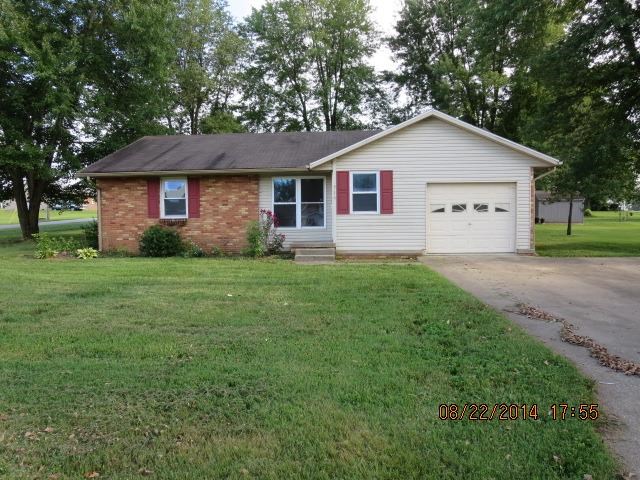 216 E Sycamore St, Dale, IN 47523 photo 1