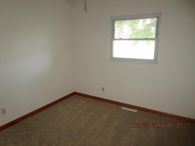 216 E Sycamore St, Dale, IN 47523 photo 8