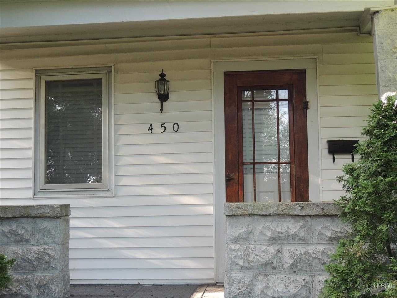 450 W Pleasant St, Churubusco, IN 46723 photo 2