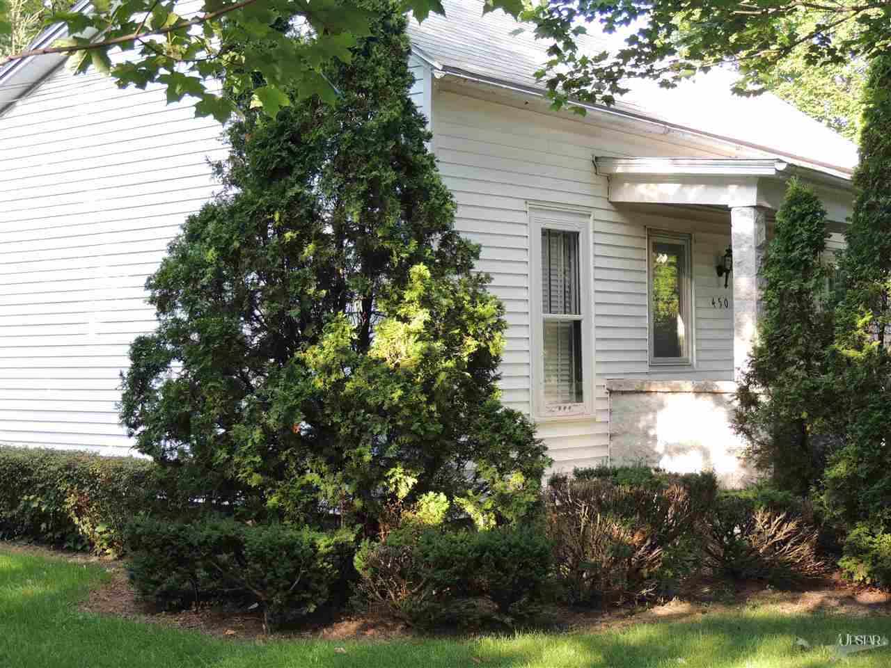 450 W Pleasant St, Churubusco, IN 46723 photo 4
