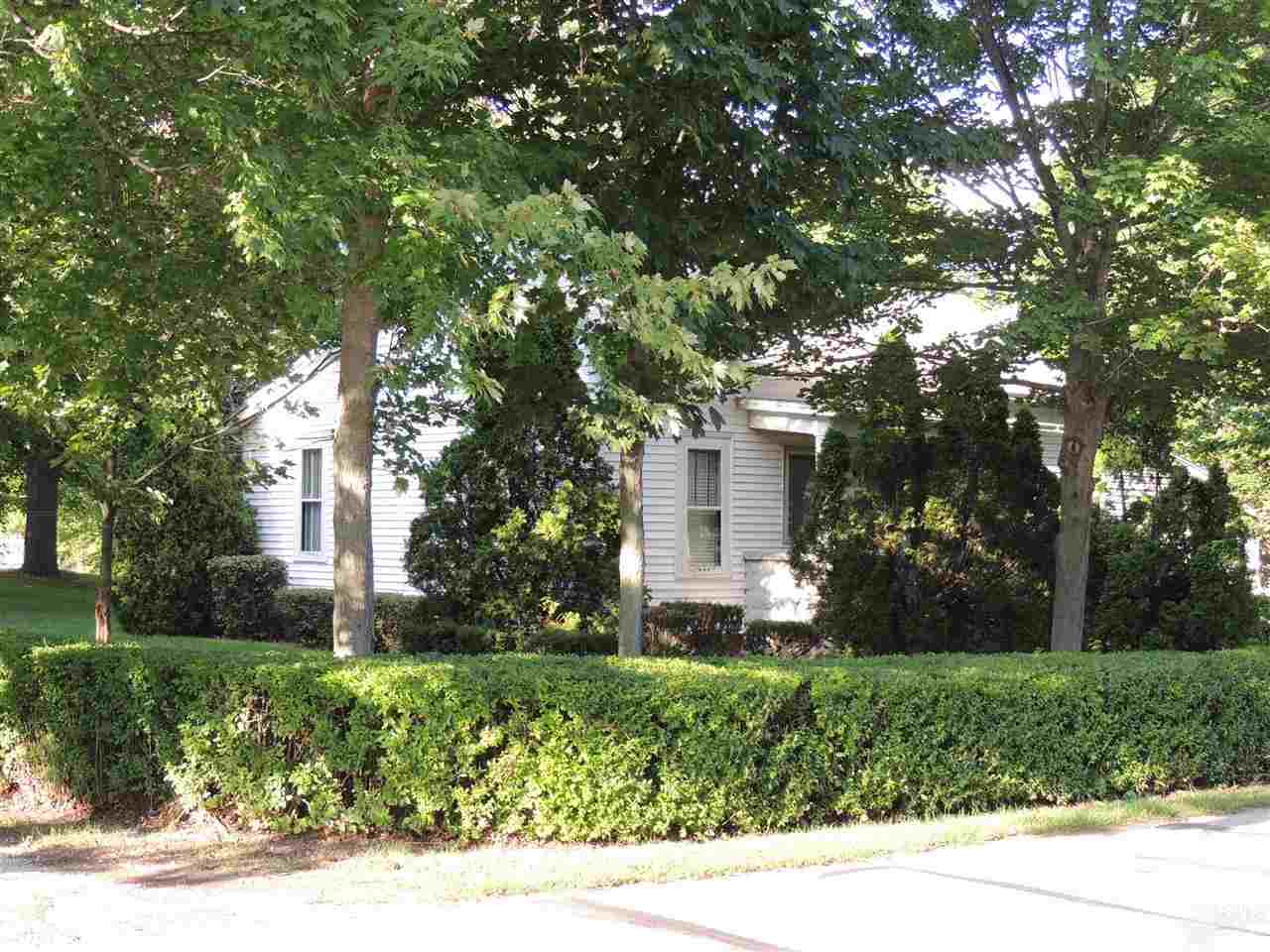 450 W Pleasant St, Churubusco, IN 46723 photo 1
