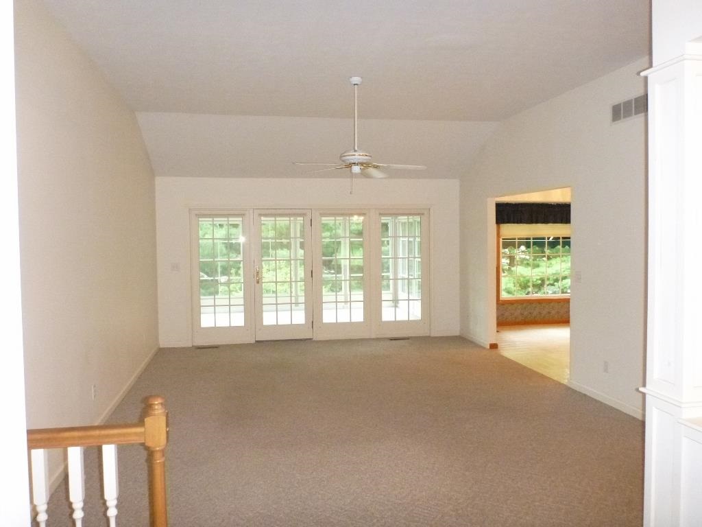 112 Krider Dr, Middlebury, IN 46540 photo 4