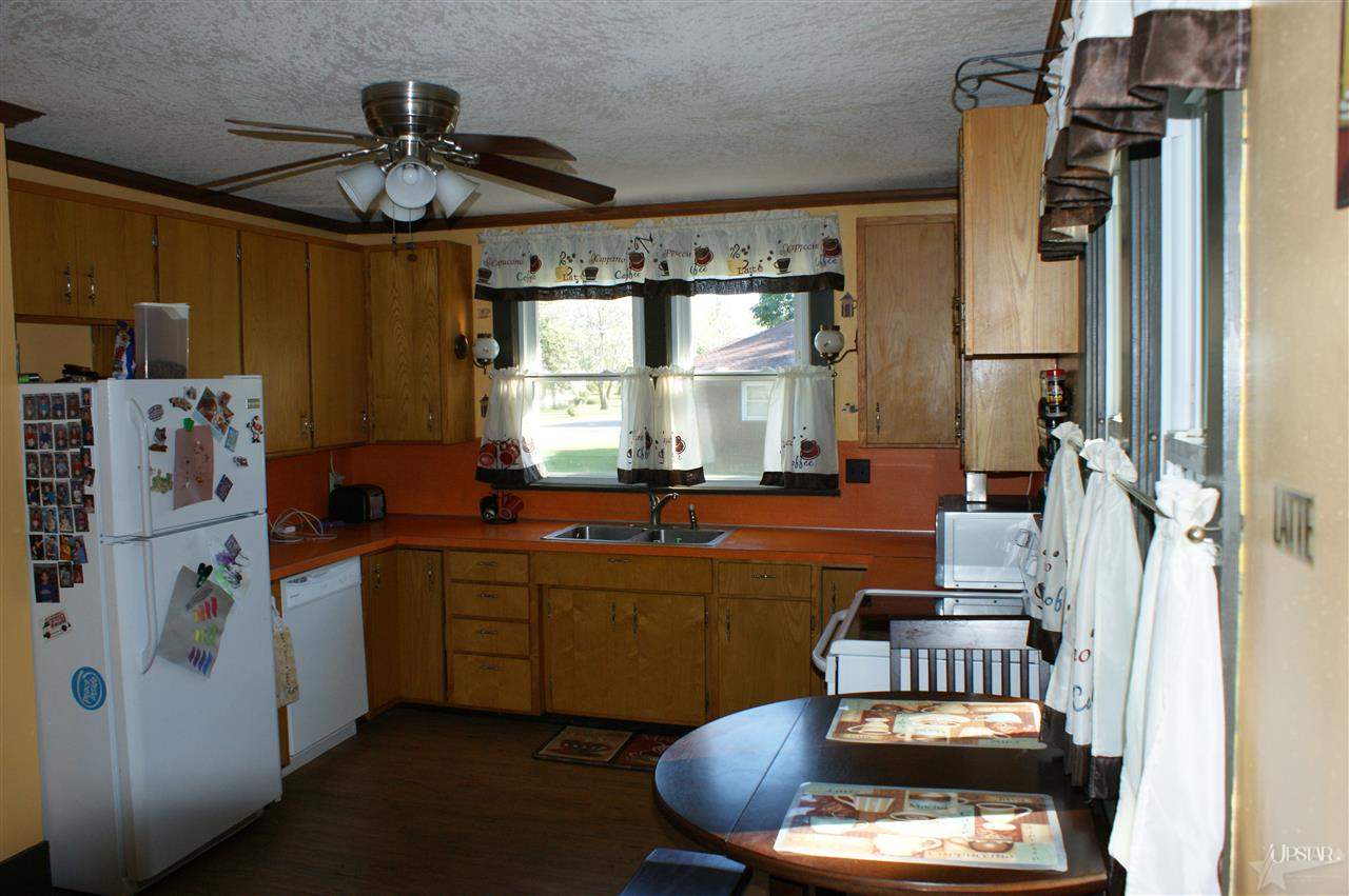 120 S 2nd St, Garrett, IN 46738 photo 7